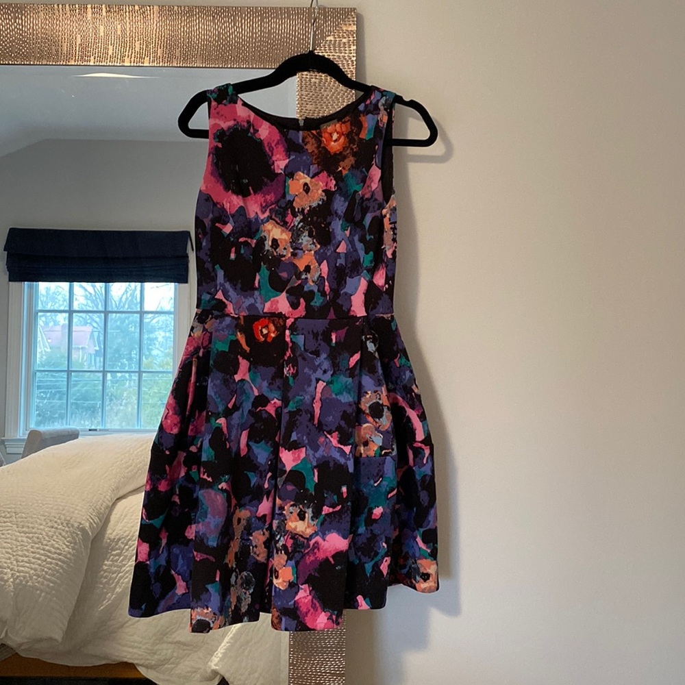NWOT! Taylor Floral Dress - Size 4